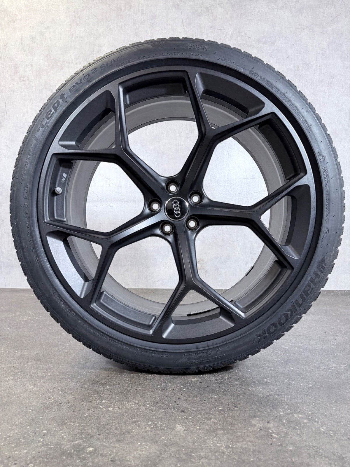 Audi RSQ8 RS Q8 23 Zoll Felgen Winterreifen Winterräder original  neu Performanc