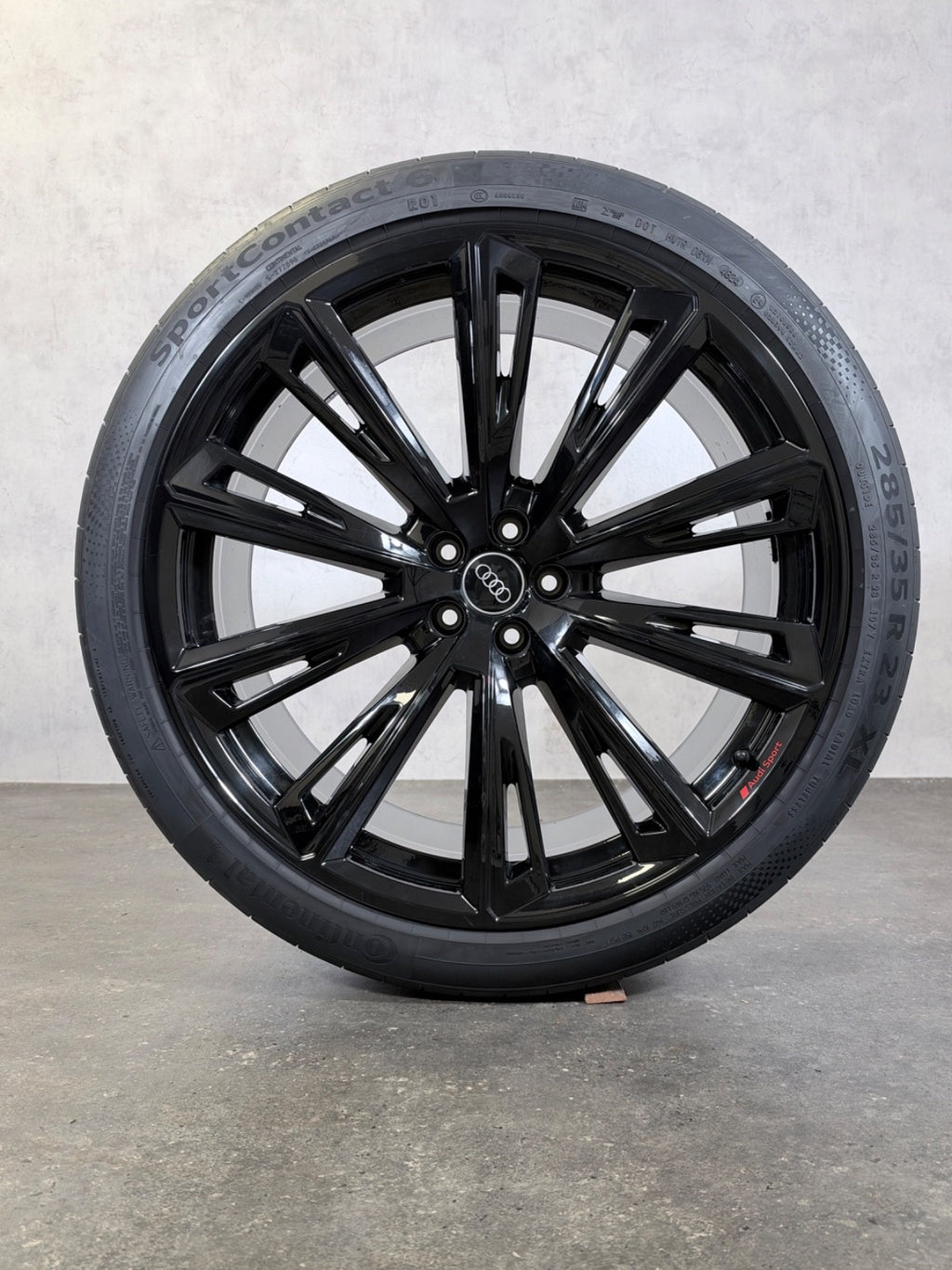 Audi Q8 SQ8 Felgen 23 Zoll 4M8 Sommerräder Trapezoid 4M8601025R schwarz glanz