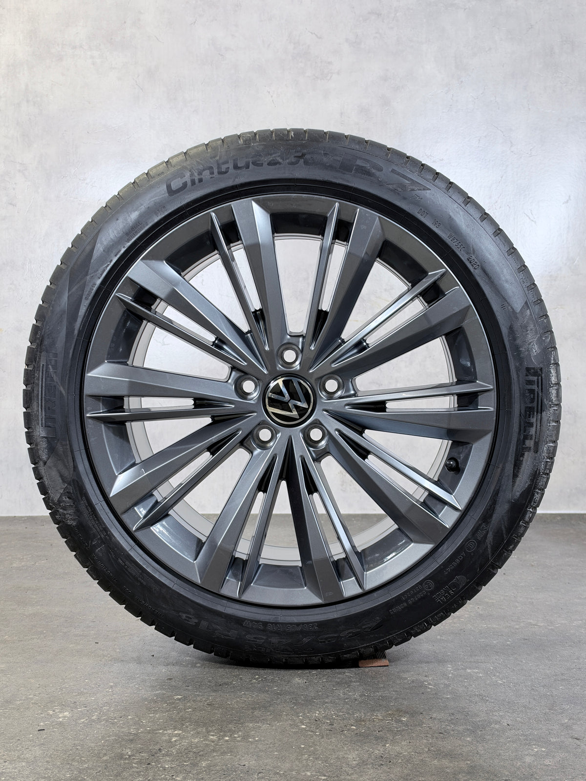 ORIGINAL 18 ZOLL VW PASSAT 3G B8 LIVERPOOL SOMMERREIFEN