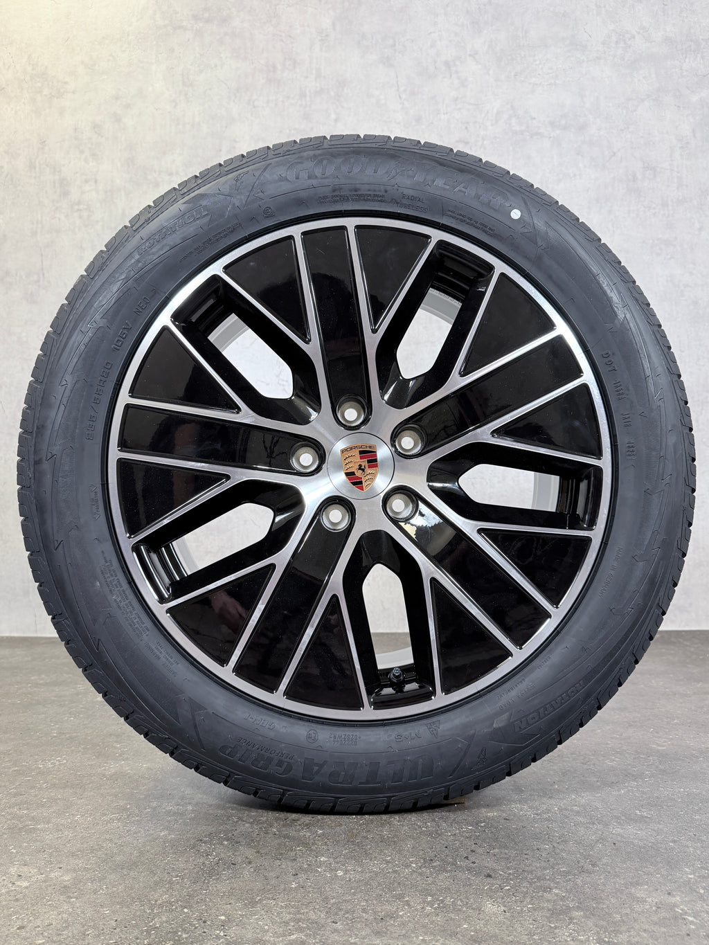 ORIGINAL 20 ZOLL PORSCHE MACAN EV IV WINTERREIFEN RÄDER AERO