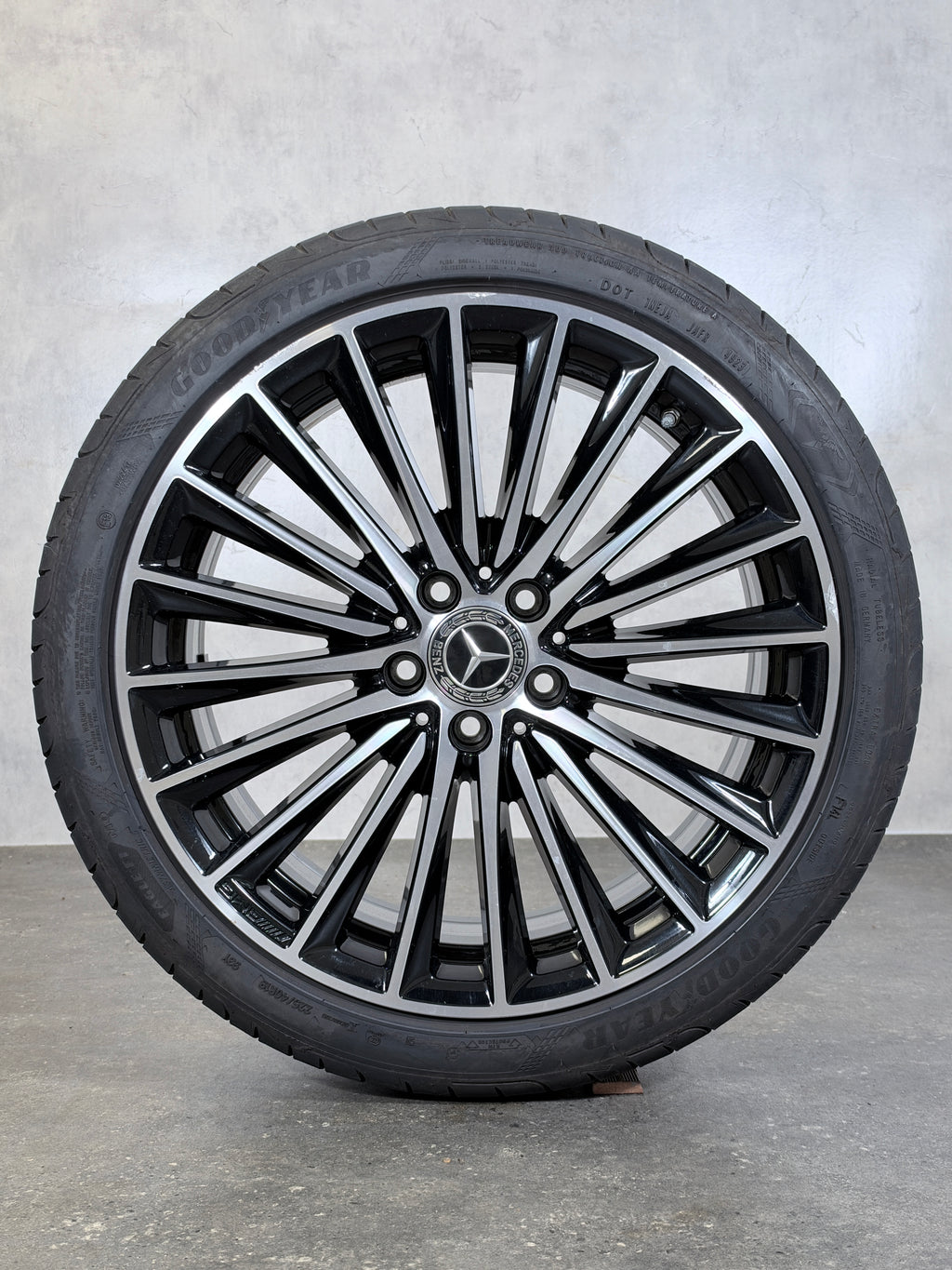 ORIGINAL 19 ZOLL MERCEDES C-KLASSE W206 S206 AMG SOMMERREIFEN