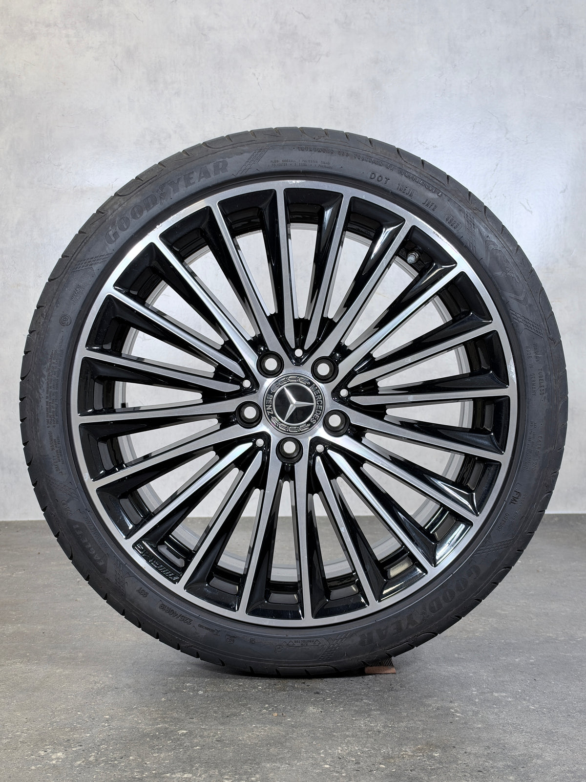 ORIGINAL 19 ZOLL MERCEDES C-KLASSE W206 S206 AMG SOMMERREIFEN