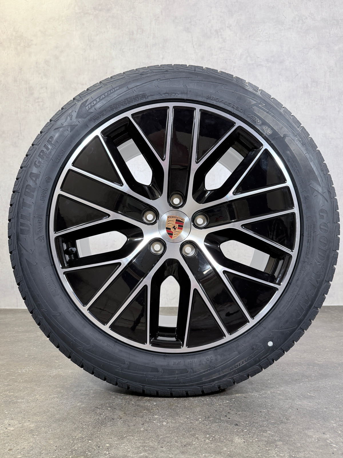 ORIGINAL 20 ZOLL PORSCHE MACAN EV IV WINTERREIFEN RÄDER AERO