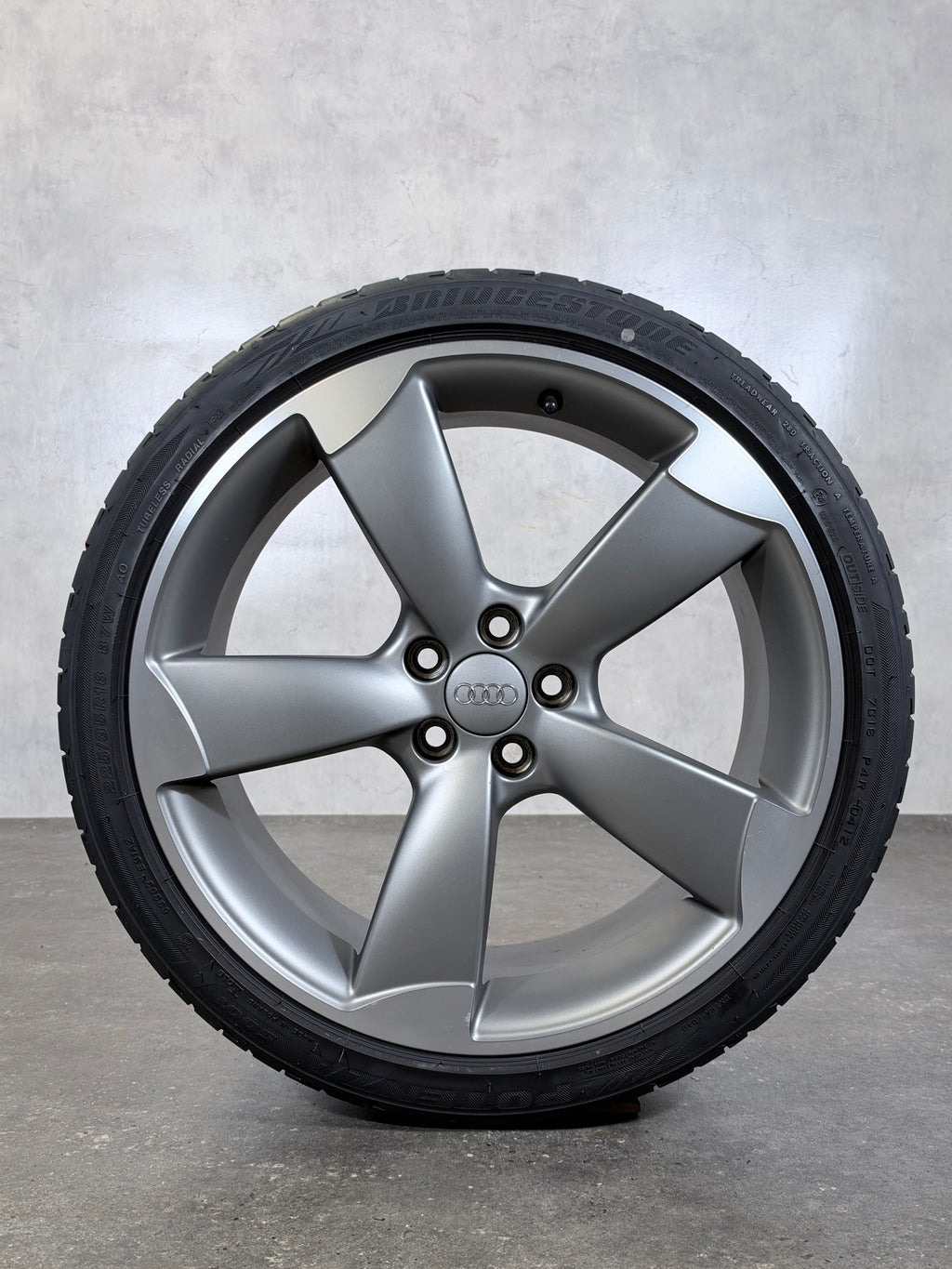 ORIGINAL 18 ZOLL AUDI A1 S1 8X 8X0601025M ROTOR SOMMERREIFEN