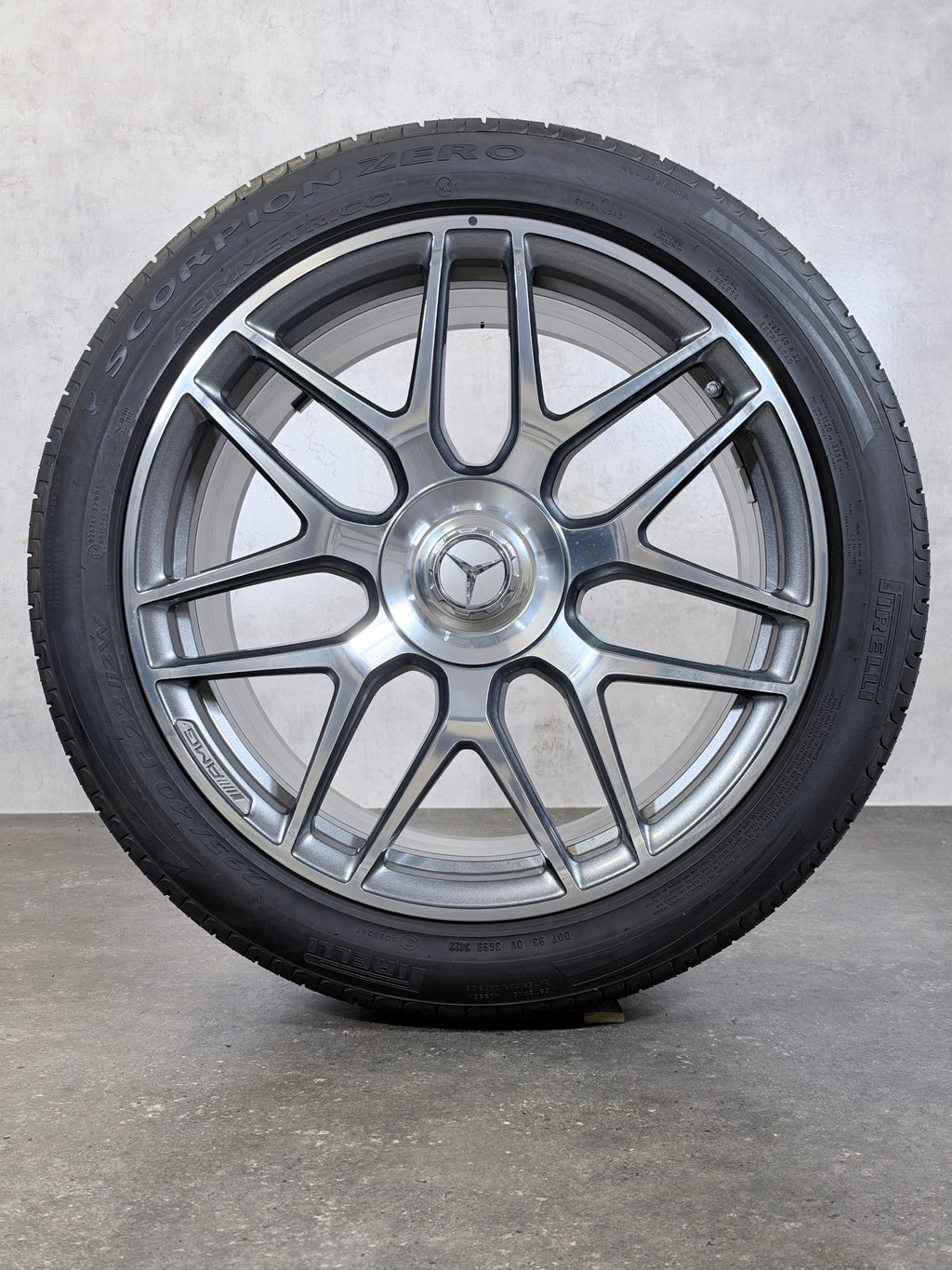 ORIGINAL 22 ZOLL MERCEDES G63 W465 W463 SOMMERREIFEN AMG
