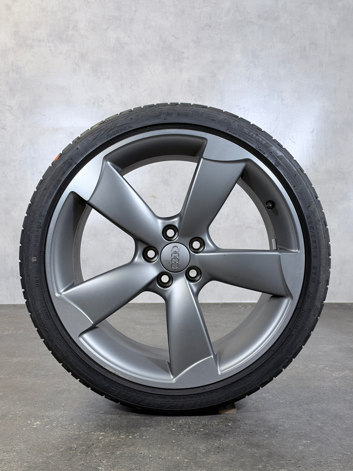 ORIGINAL 18 ZOLL AUDI A1 S1 8X 8X0601025M ROTOR SOMMERREIFEN