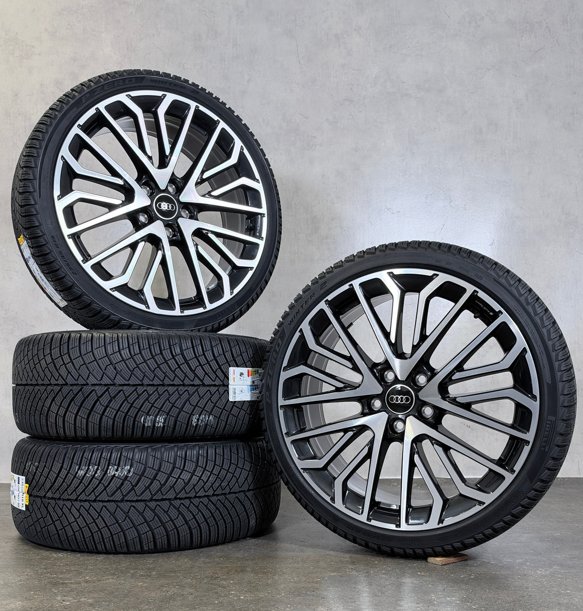 Original 19 Zoll Audi Sport A3 S3 8Y Winterreifen 8Y0601025CN