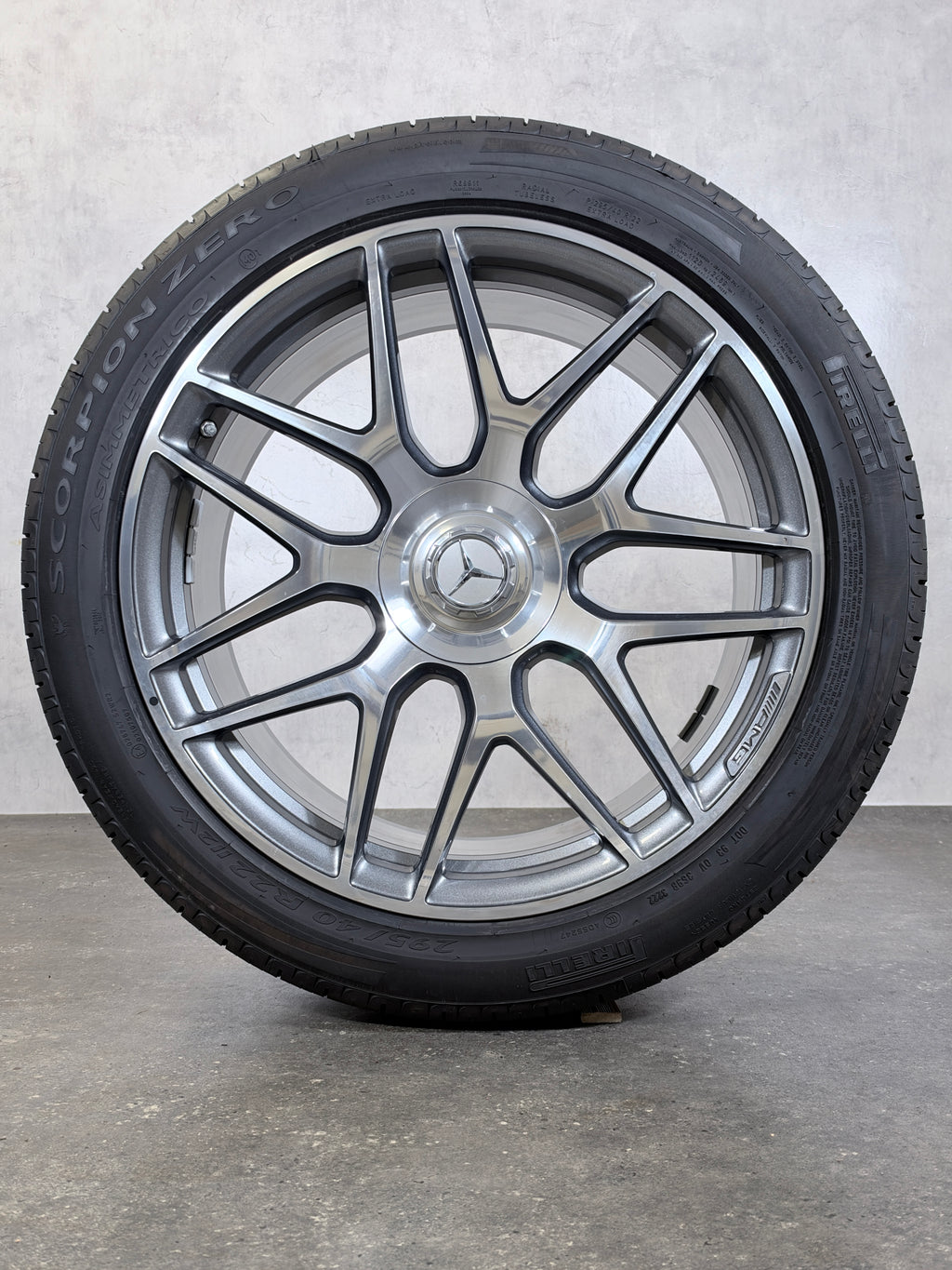 ORIGINAL 22 ZOLL MERCEDES G63 W465 W463 SOMMERREIFEN AMG