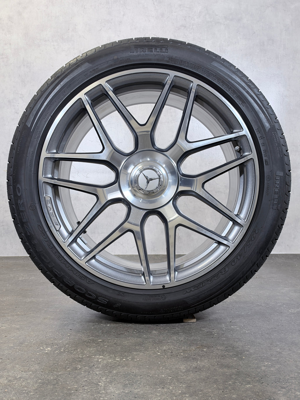ORIGINAL 22 ZOLL MERCEDES G63 W465 W463 SOMMERREIFEN AMG
