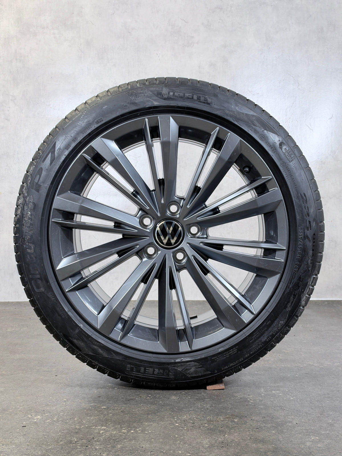ORIGINAL 18 ZOLL VW PASSAT 3G B8 LIVERPOOL SOMMERREIFEN
