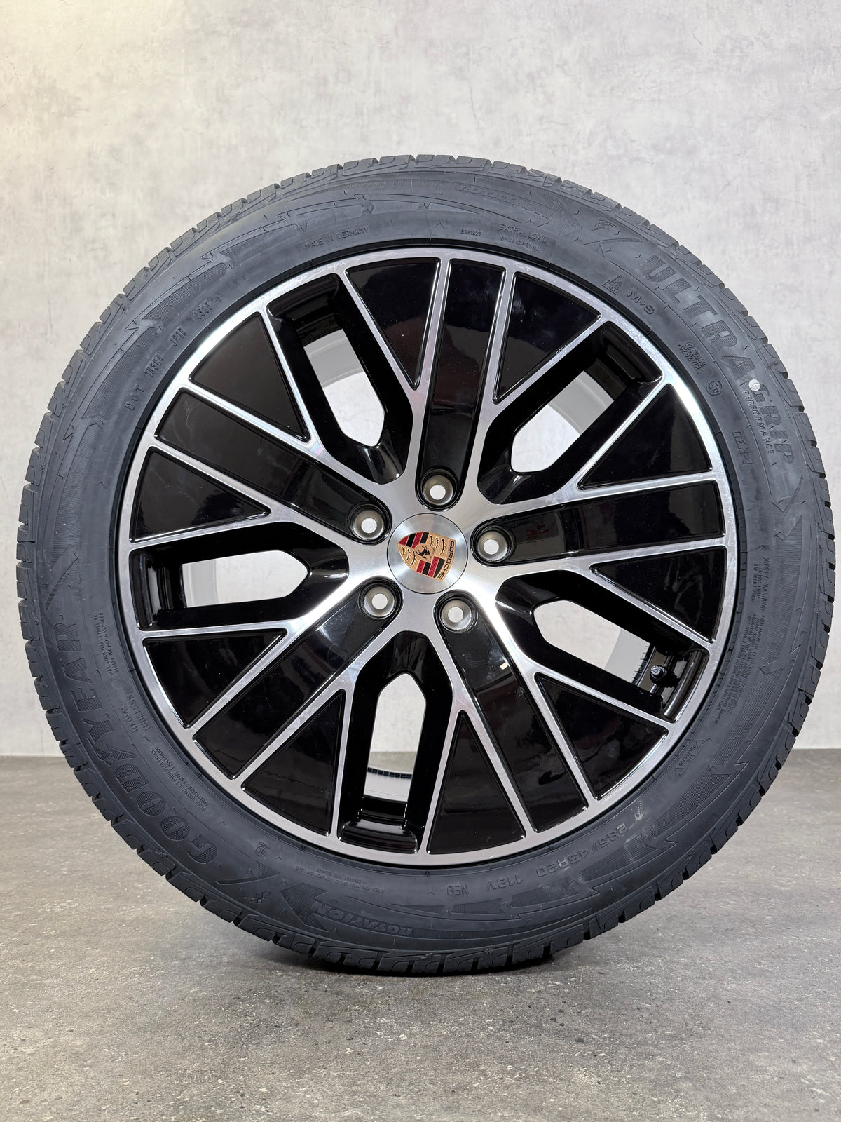 ORIGINAL 20 ZOLL PORSCHE MACAN EV IV WINTERREIFEN RÄDER AERO