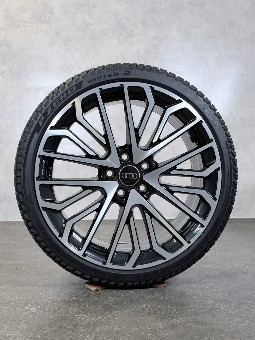 Original 19 Zoll Audi Sport A3 S3 8Y Winterreifen 8Y0601025CN
