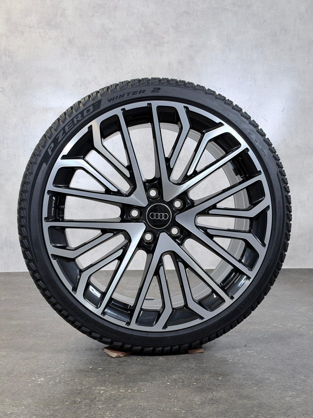 Original 19 Zoll Audi Sport A3 S3 8Y Winterreifen 8Y0601025CN